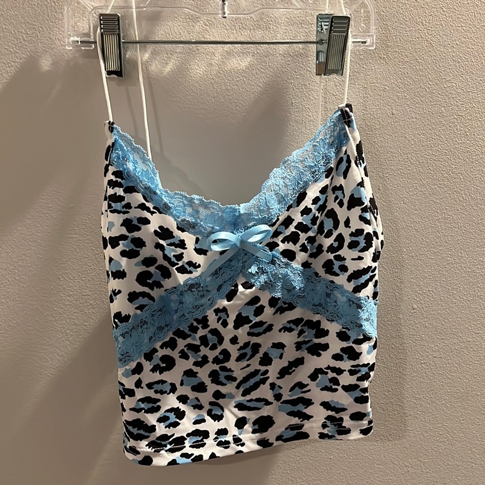 blue cheetah print tank top